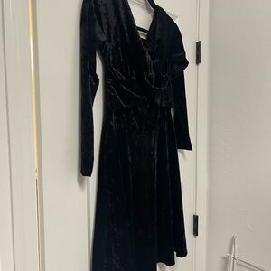 Chelsea28 Black Velvet Long Sleeve Dress